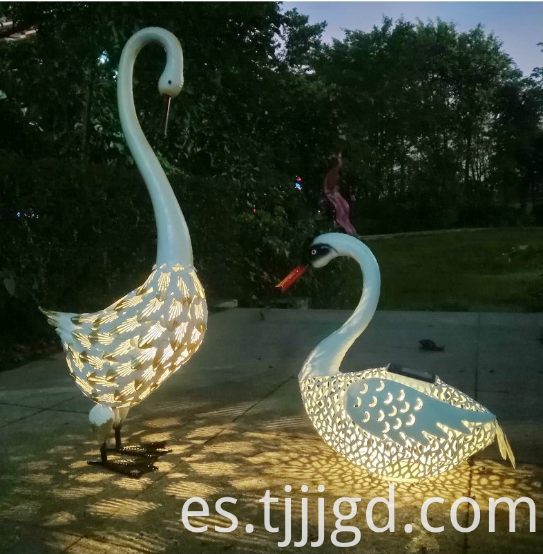 Solar Iron Swan Lamp